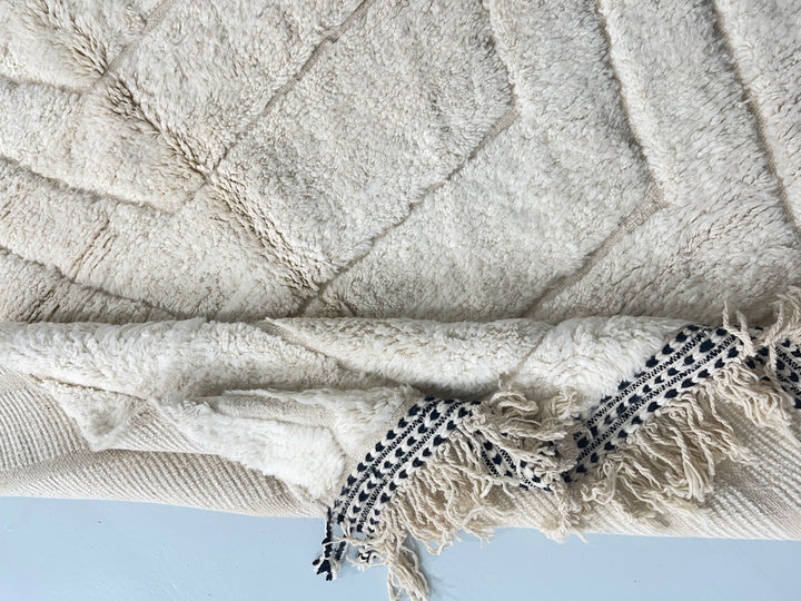 Close up Beni Ourain Berber Moroccan Artisan Handmade Rug