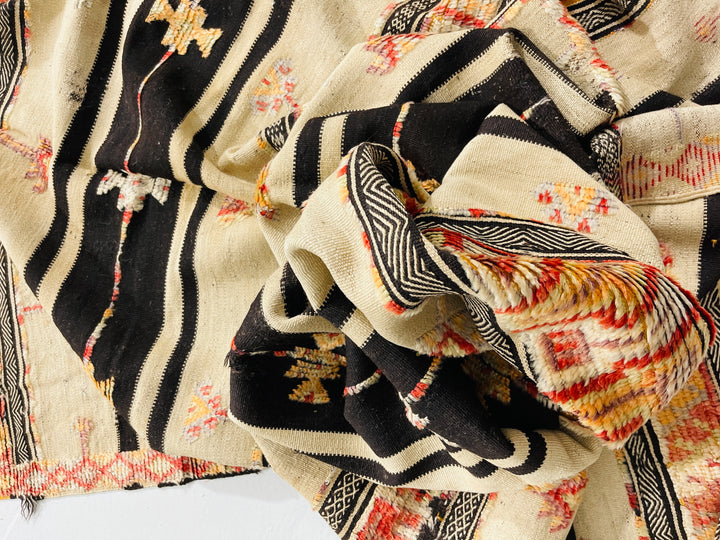 Close up of Glaoui Berber Moroccan Artisan Handmade Rug